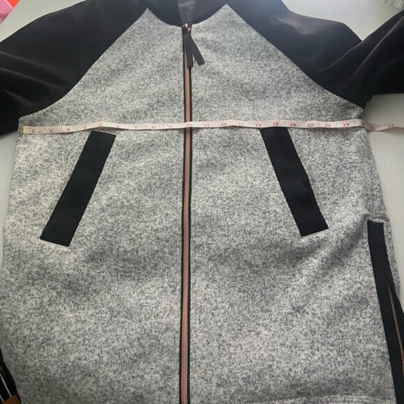 Lululemon Both Ways Bomber Black Grey Flower Size 10 - Picture 5 of 5